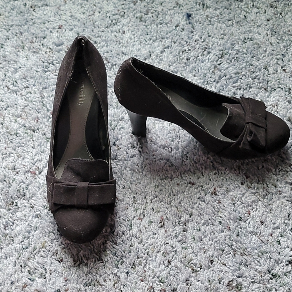 Size 9 black heels